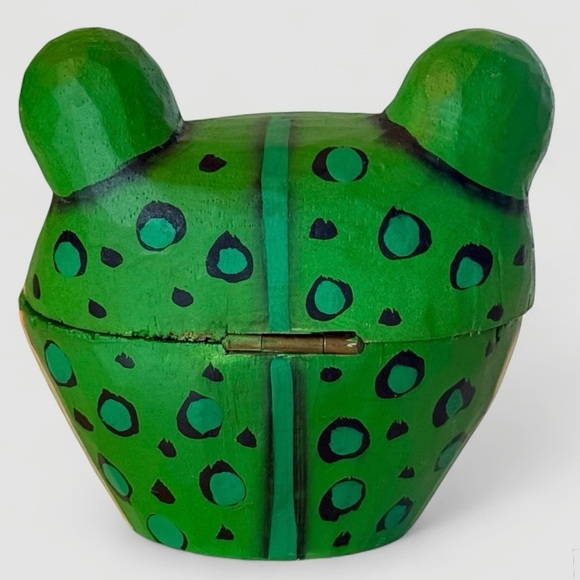 Vintage Hand-Carved and Painted Balsa Wood Frog Figurine Trinket Jewelry Box - Picture 8 of 10